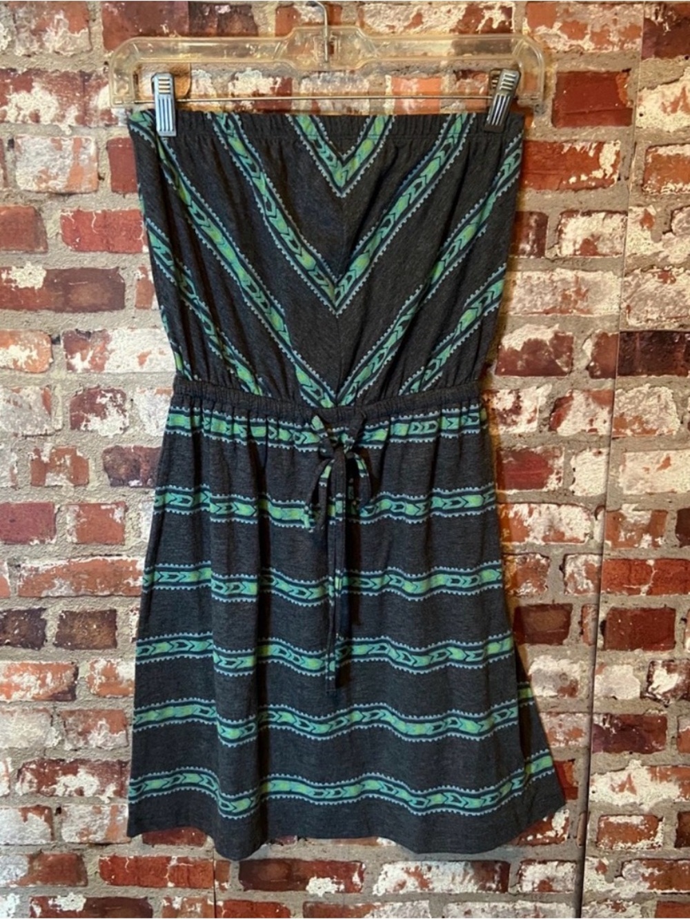 Mossimo Strapless Dress
Size S
EUC